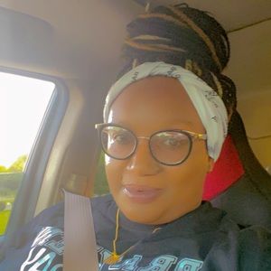 Meet your Posher, Ebony